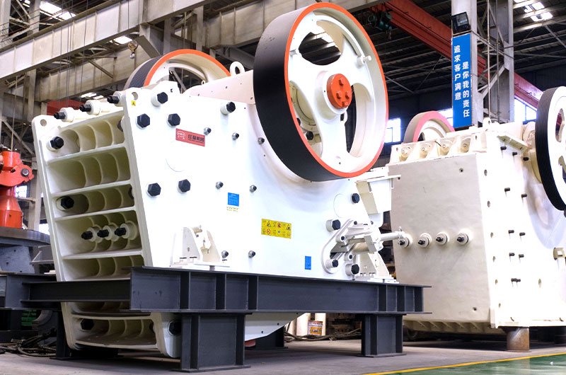 砂石骨料生產(chǎn)線上的粗碎裝備都有啥？帶你看看“老虎口”！