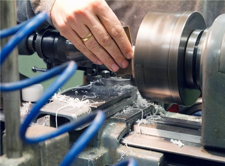 選擇高性價(jià)比的顎式破碎機(jī)，這些你一定要懂