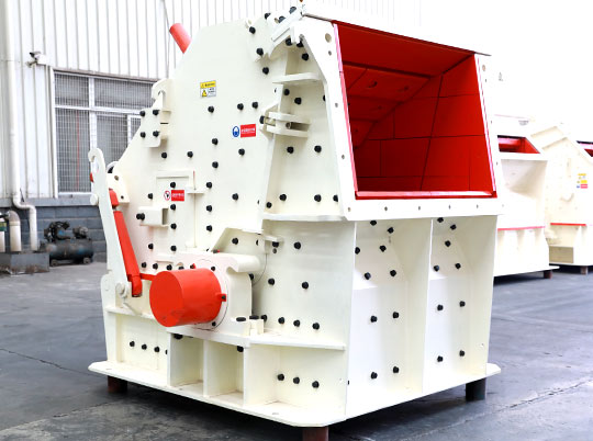 河南紅星破碎機(jī)設(shè)備勵(lì)志打造未來國(guó)際暢銷品牌